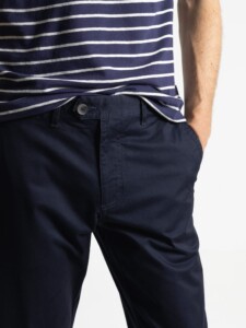 Pantalón chino azul marino de corte regular, PuroEgo