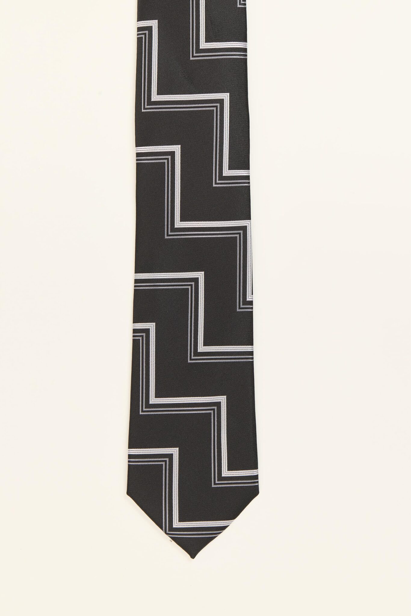 Corbata negra con estampado discreto, ancho clásico 7 cm, modelo PuroEgo