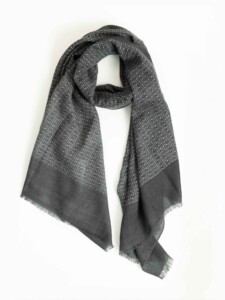 BUFANDA LANA PRINT GEOMÉTRICO GRIS