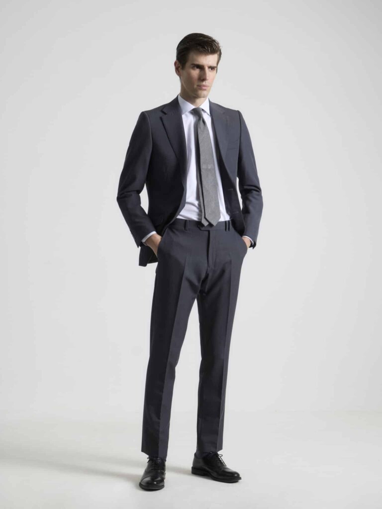 Traje de dos piezas gris acero PuroEgo con corte slim fit y hombros estructurados