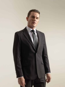 Traje negro de dos piezas PuroEgo con chaqueta de dos botones y pantalón recto