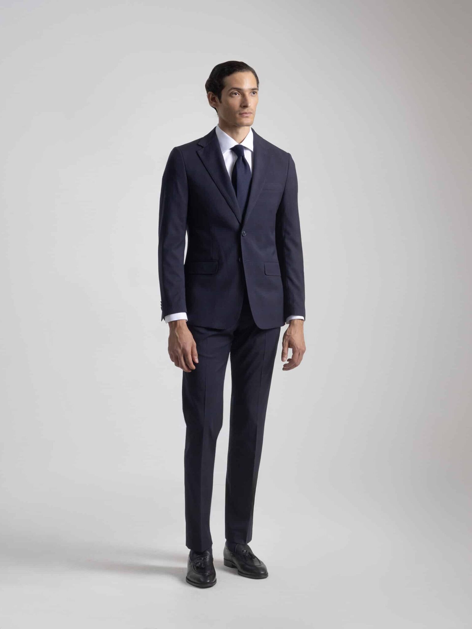 Traje azul marino PuroEgo con cuadro tonal, chaqueta dos botones y pantalón recto