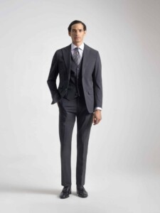 Traje tres piezas gris antracita PuroEgo con chaqueta de dos botones y chaleco