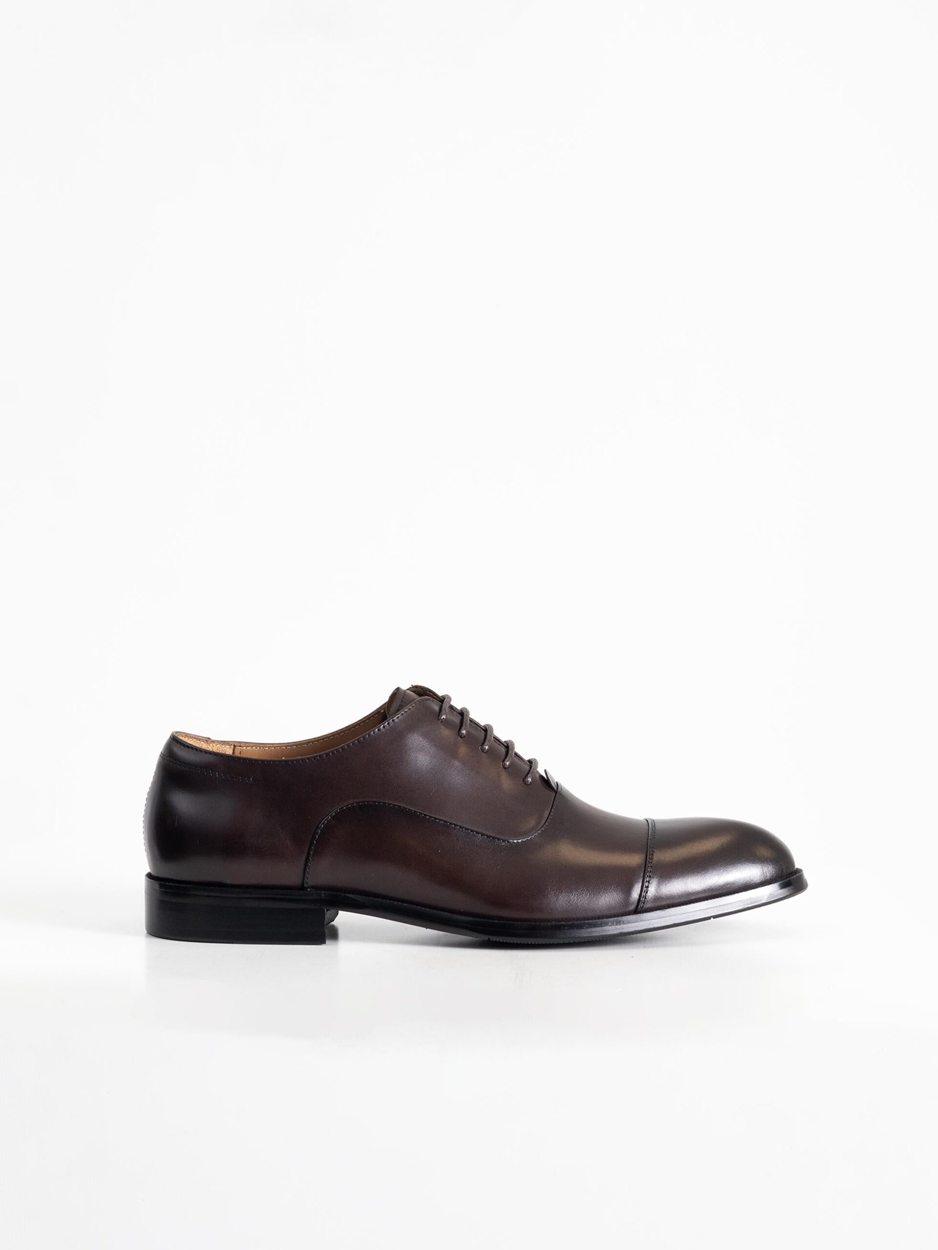 Zapato oxford burdeo de piel de vacuno PuroEgo, vista lateral