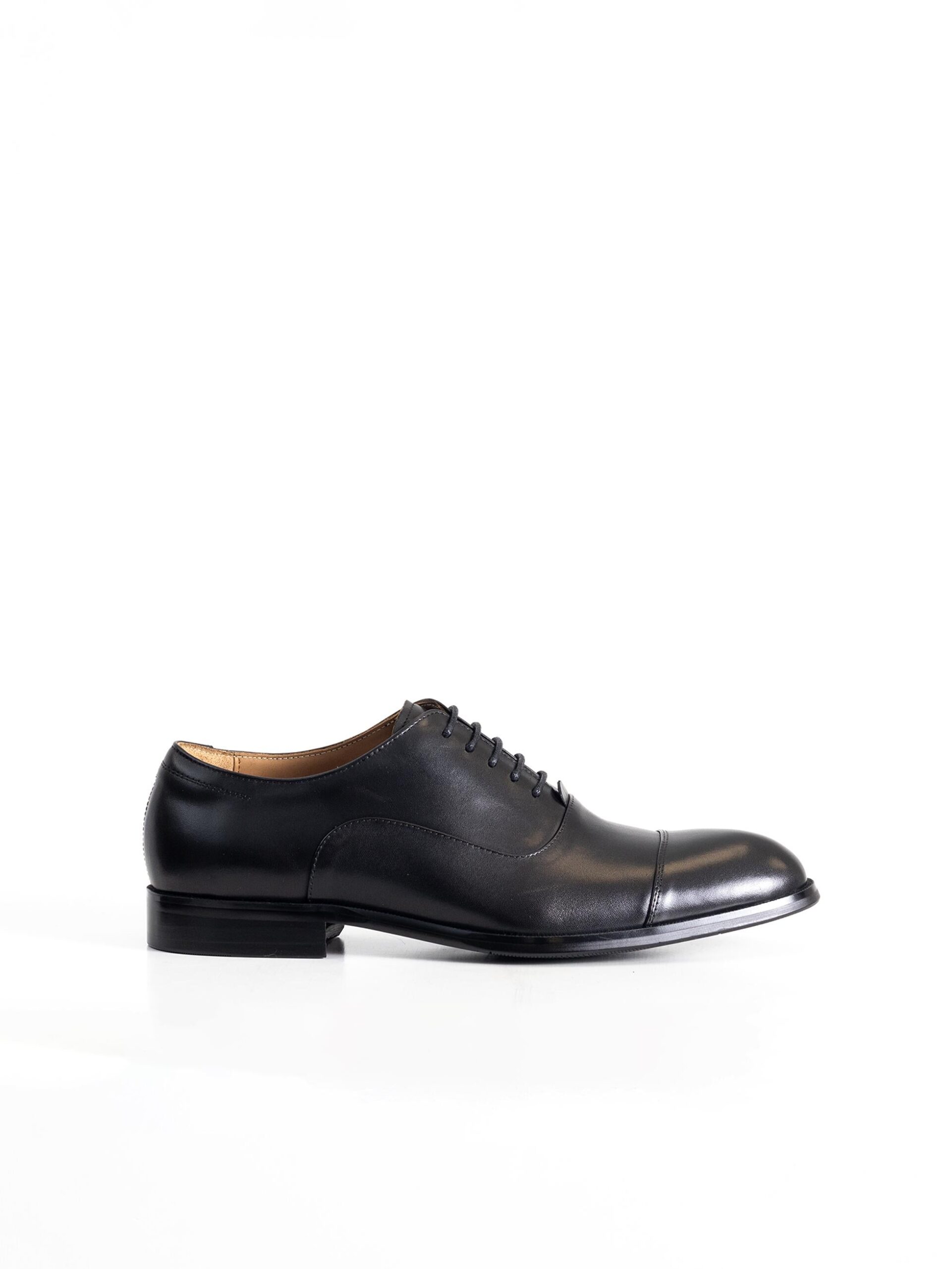 Zapato oxford negro de piel de vacuno PuroEgo, vista lateral