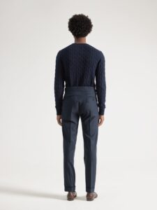 pantalón gurkha marino de espalda