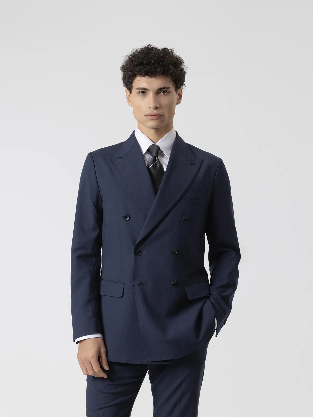 traje cruzado 6x2 azul marino · cuerpo entero
