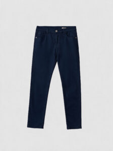 Pantalón cinco bolsillos azul marino de PuroEgo tendido sin modelo sobre fondo claro, de frente y entero.
