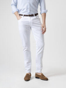 Pantalón de cinco bolsillos blanco de PuroEgo en algodón, corte slim, tres cuartos