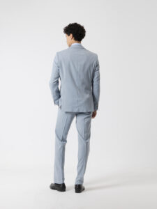 Traje celeste de dos piezas de PuroEgo con tejido de estructura, corte slim, espalda