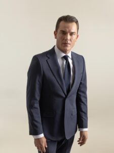 Traje non-iron azul marino de dos piezas de PuroEgo, de tres cuartos, traje completo