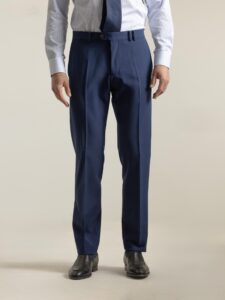 Traje non-iron azul tinta de dos piezas de PuroEgo, pantalón del traje, de frente