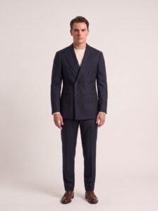 Traje 2 piezas cruzado pantalón gurkha azul en azul marino de PuroEgo, de cuerpo entero