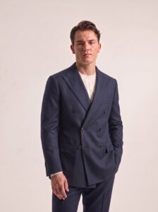 Traje 2 piezas cruzado pantalón gurkha azul en azul marino de PuroEgo, de tres cuartos