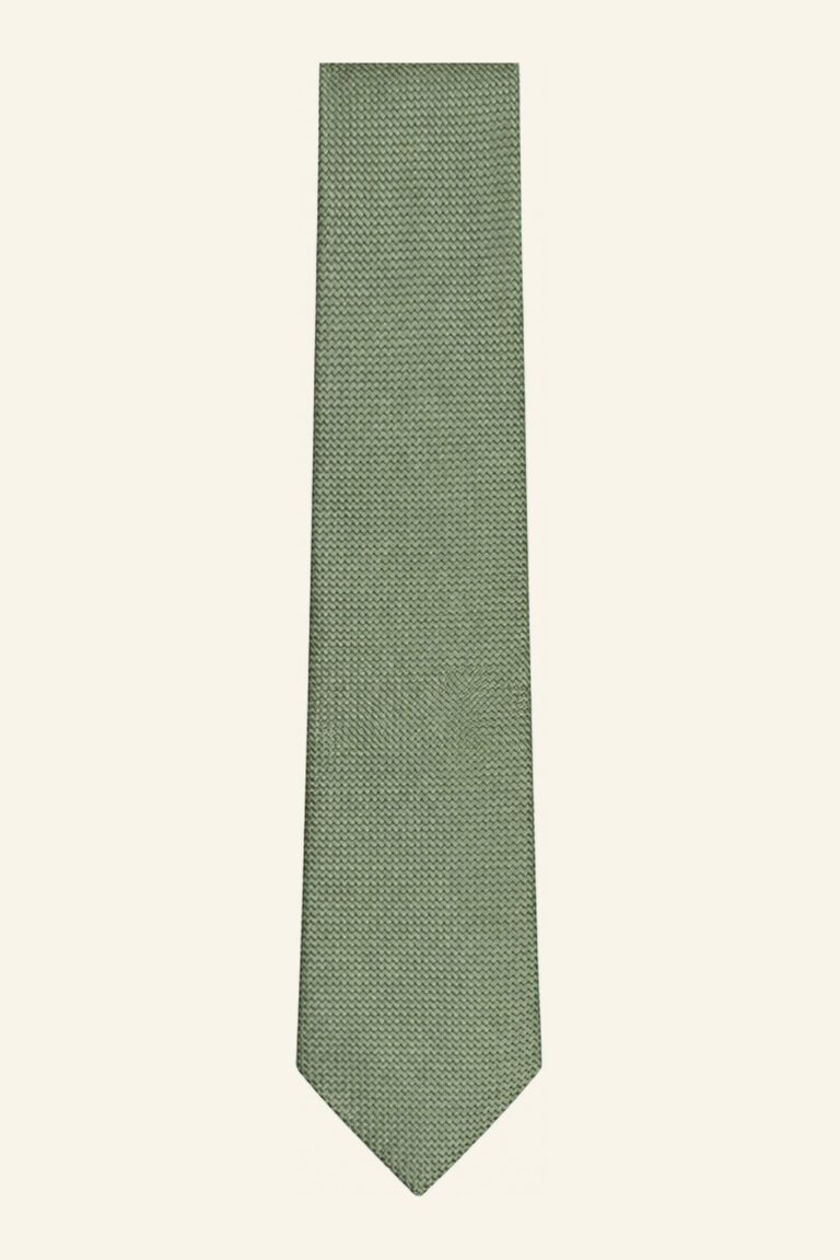 Corbata verde oliva de PuroEgo, extendida
