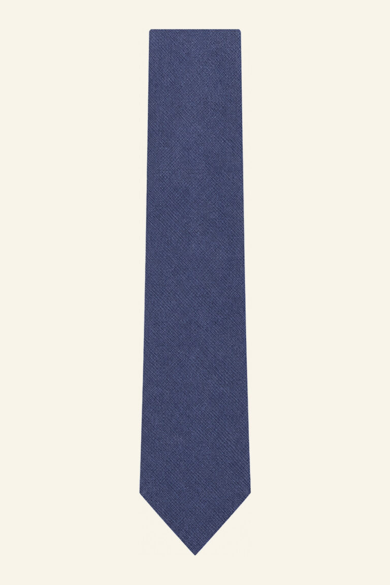 Corbata azul marino de PuroEgo, extendida