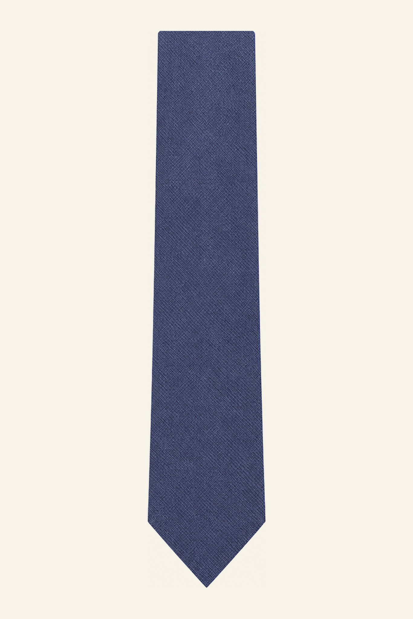 Corbata azul marino de PuroEgo, extendida